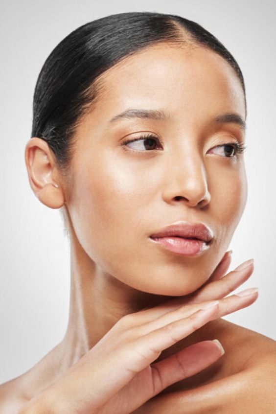 6 Causes of Skin Dullness (And How to Brighten Things Up)